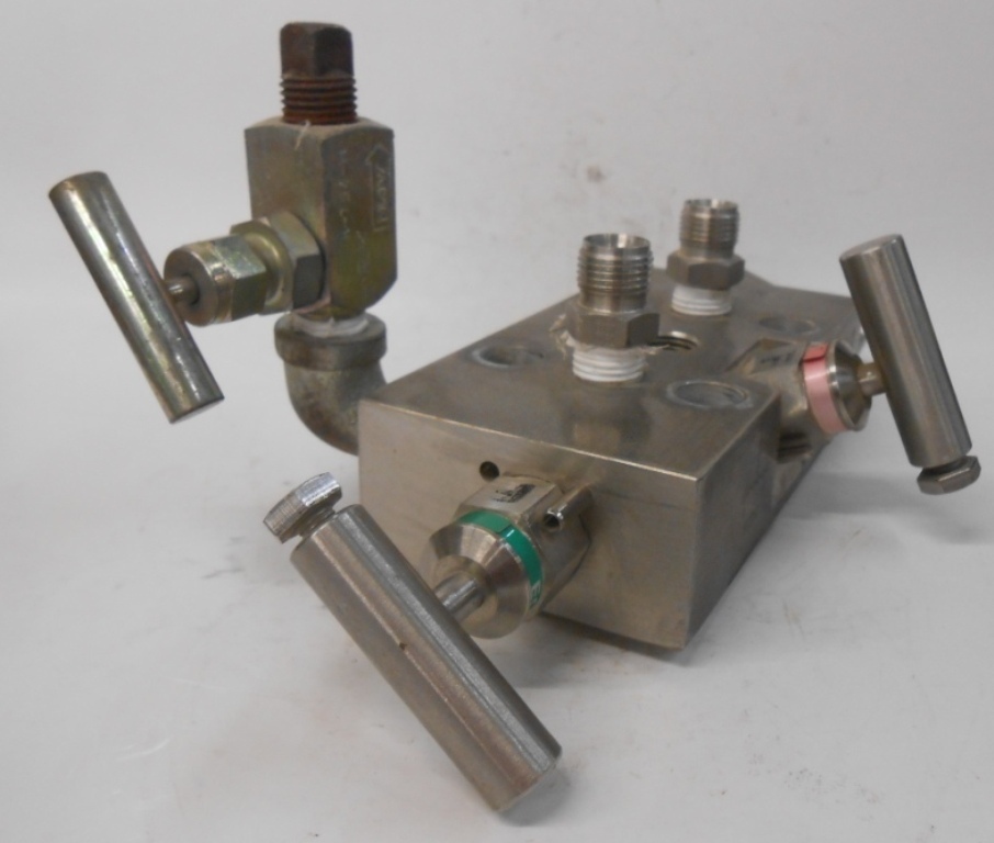 LONESTAR, PGI 3-VALVE MANIFOLD, M-581SDV, 316SS, 6000 PSI @ 200 DEG F MAX