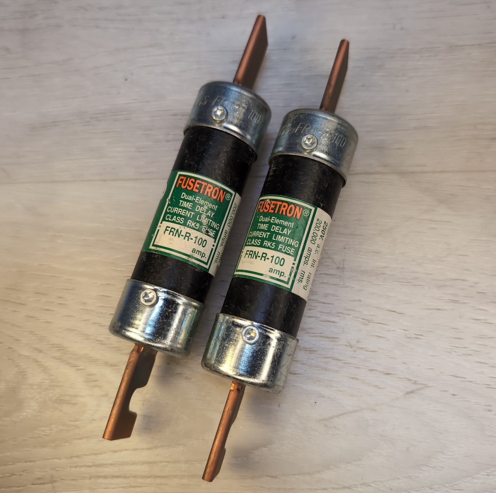 (Lot of 2) NOS Fusetron FRN-R-100 Dual Element Time Delay Fuse