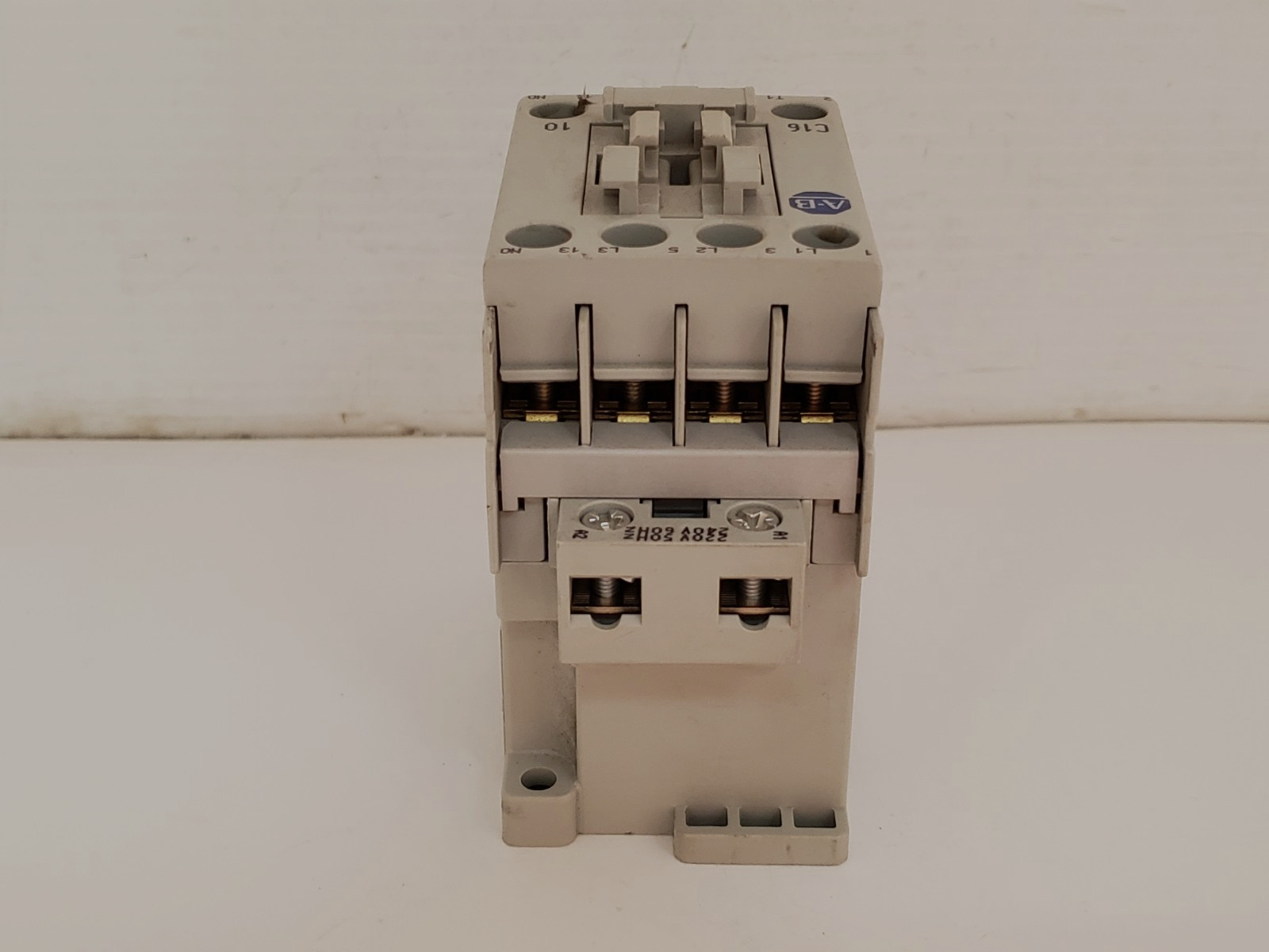 ALLEN BRADLEY 100-C16F10 CONTACTOR 220/240V 50/60HZ SERIES B