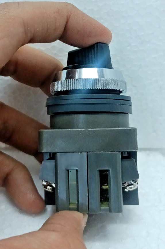 Idec ASN 311 Idec Izumi 41-10569 AC 125 V 5A AC 300 V 3A 175 20 W