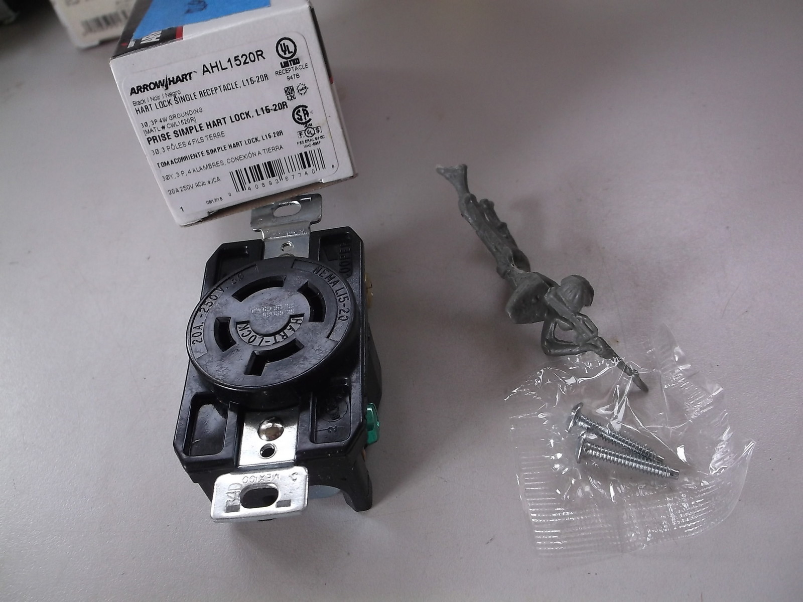 NEW Cooper Arrow Hart AHL1520R Locking Receptacle *FREE SHIPPING*
