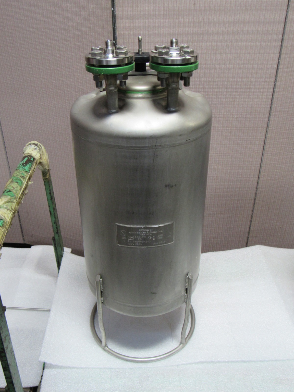 Apache 120-10 Stainless Pressure Vessel Tank 10.4 Gal 39.4L 190Psi 100°F 2016Yr