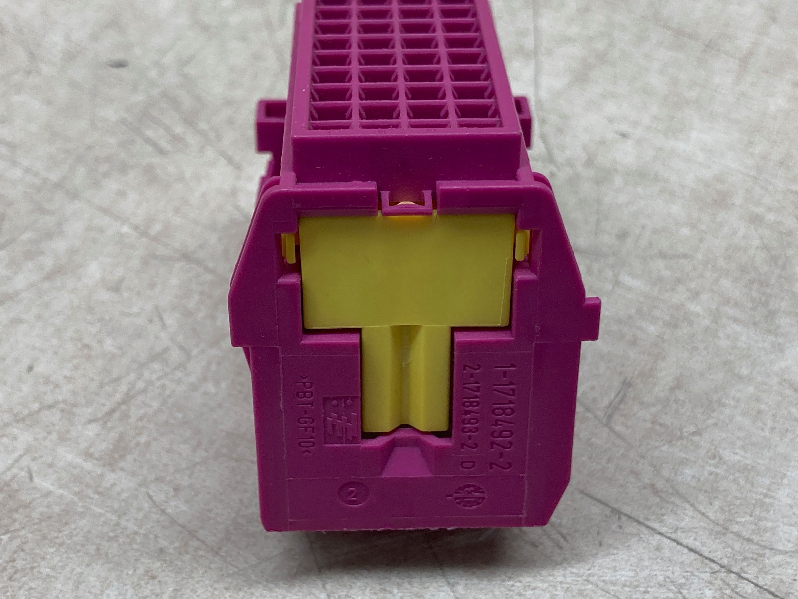 Lot of 20 TE Connectivity TAB HSG 36 Pos Assy Purple&Yellow Housing Automotive