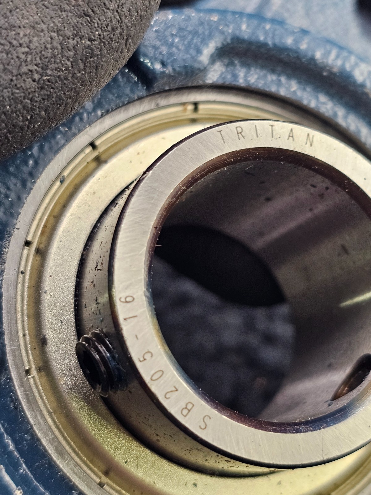 Tritan SB205-16 FL205: Flange Mount Bearing, 2 Bolt Flange, Screw Locking