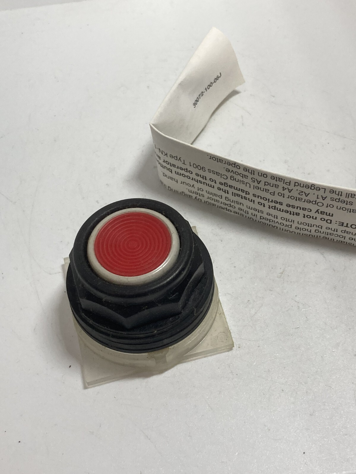 SQUARE D 9001- SKR1R PUSHBUTTON OPERATOR RED FLUSH NNB