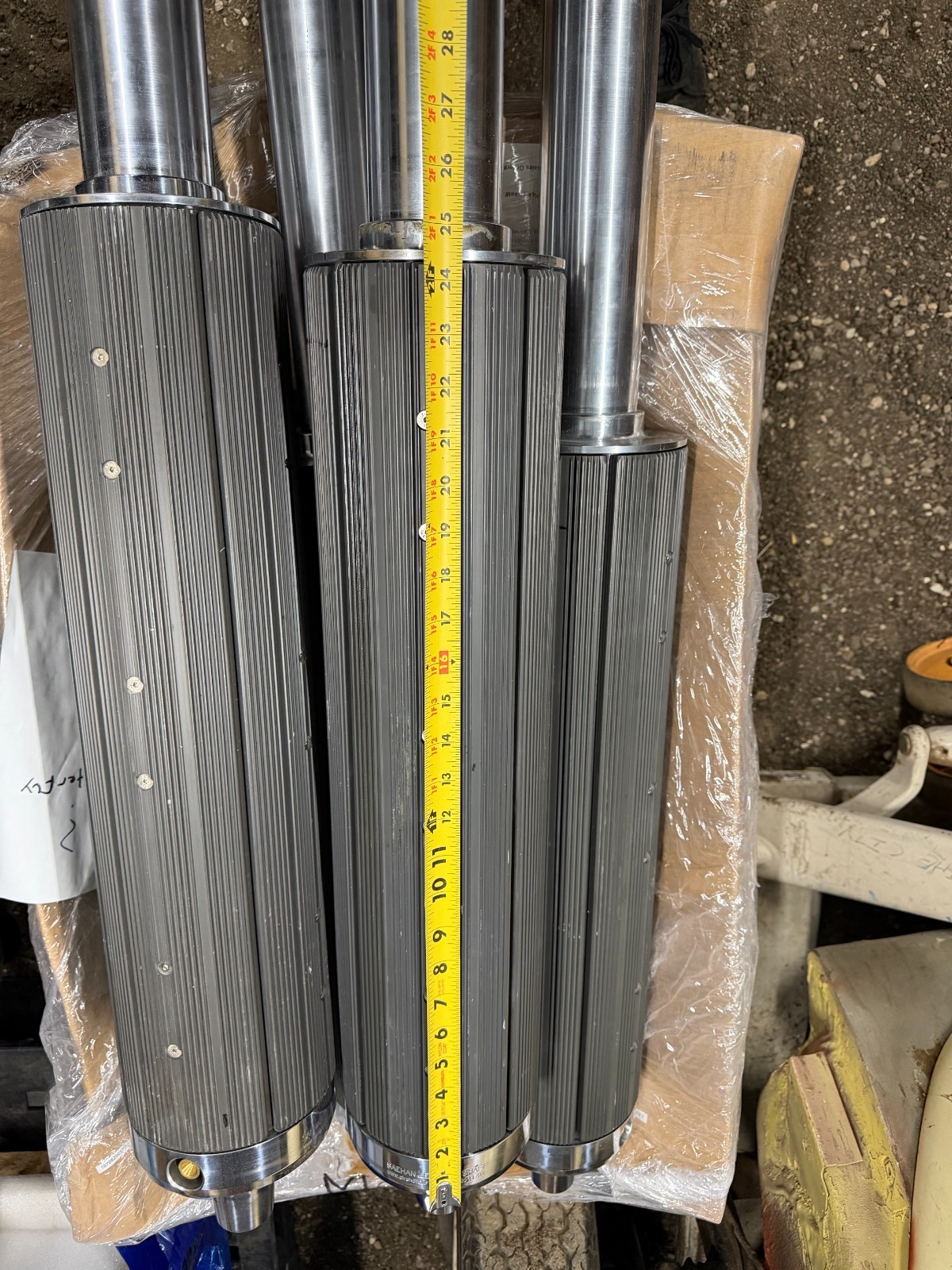 1x SAEHAN LEAF AIR SHAFT 031 767-5200 11/04 43″ long 6″ diameter