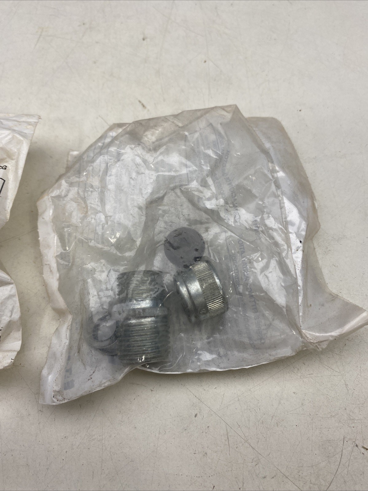 Crouse-Hinds CGB114, Cable Gland, 1/2 Male Cord/Cab Ftg Neo Bush, (Lot of 2)