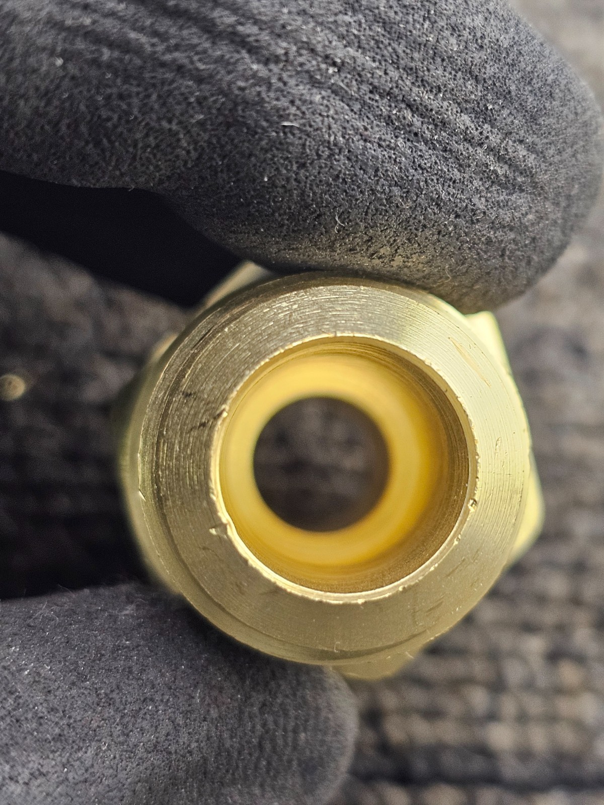 Western Enterprises F-43 Brass SAE Flare Adapter CGA-440 to 1/2″ NPT Male