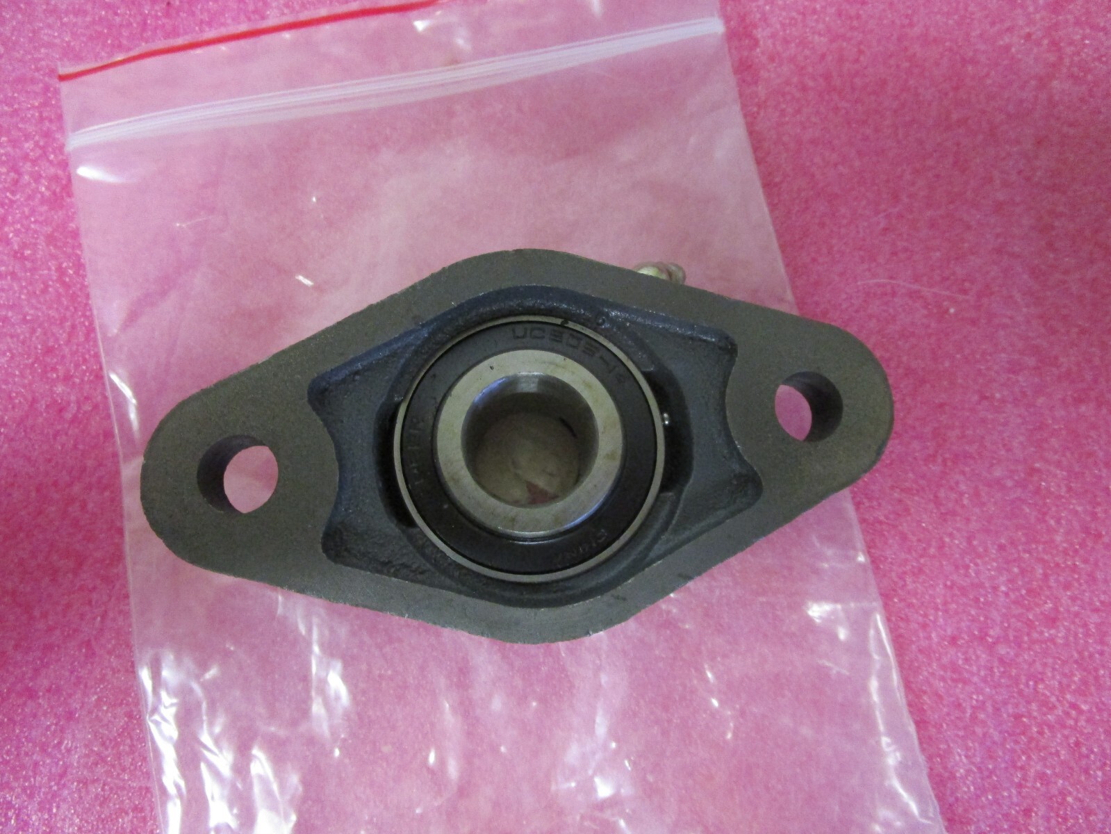 New! PEER FT205 2 Bolt Flange Bearing UC205-14