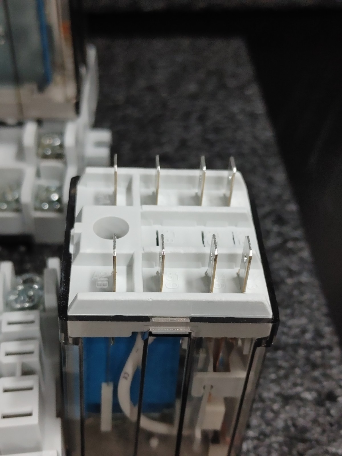 Lot of 6 ALLEN BRADLEY 700-HB32Z24-3-4 24V DC GP Tall Square Base Relay w Base