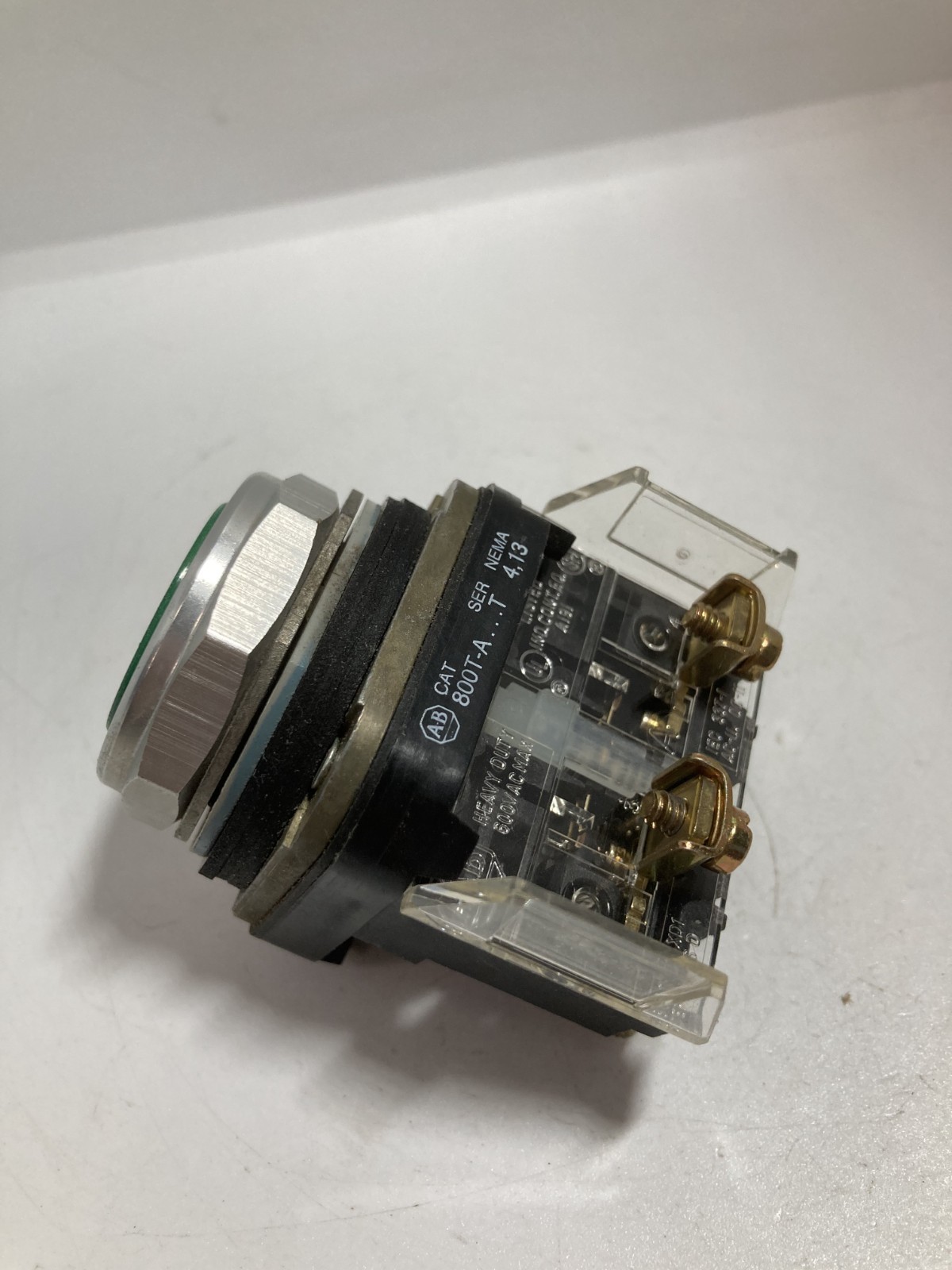 ALLEN BRADLEY 800T-A1D1 PUSHBUTTON GREEN FLUSH 1NO SERIES T