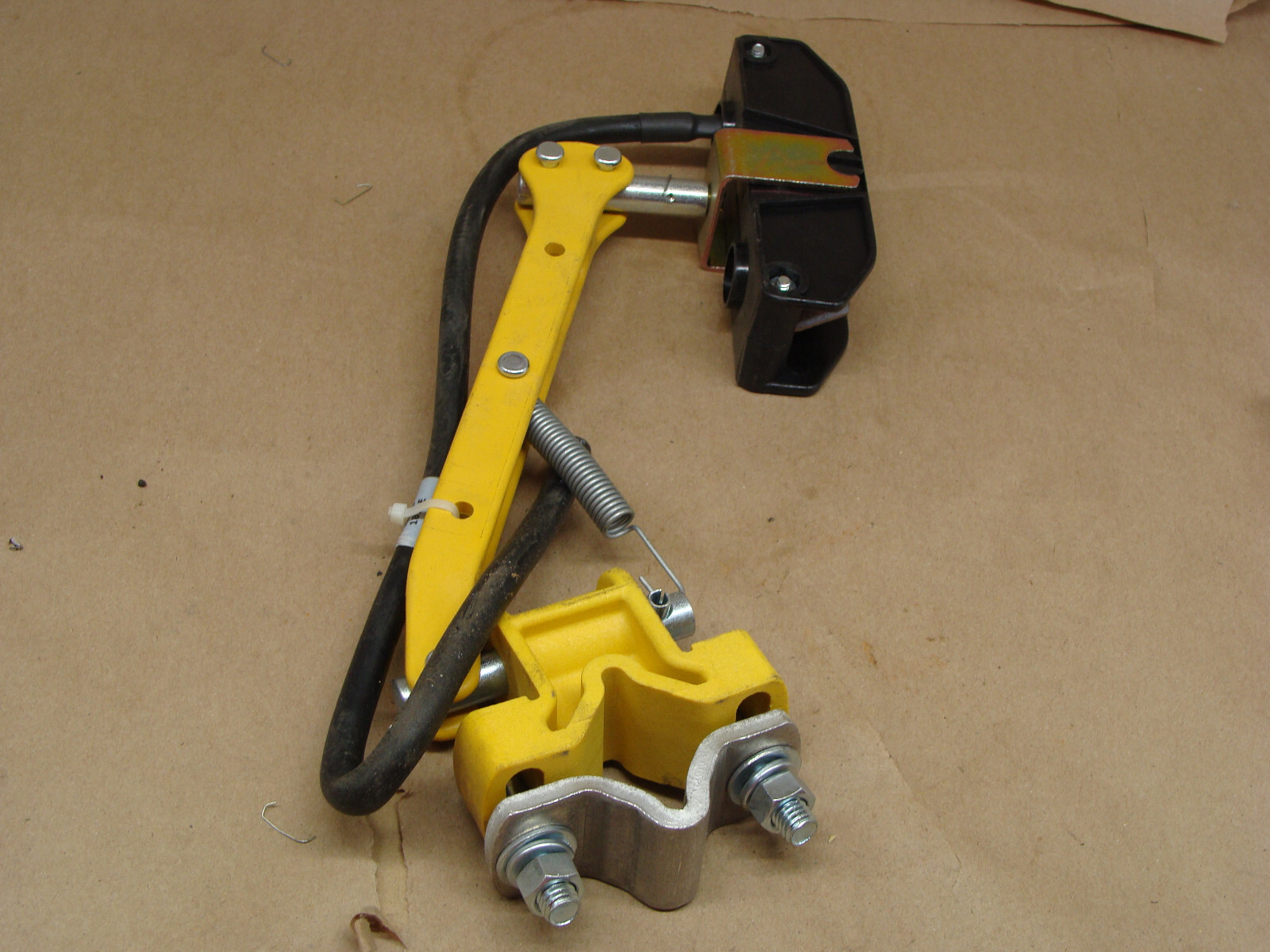 MAGNETEK UNIVERSAL COLLECTOR ASSY ARM 1814E 120-10065