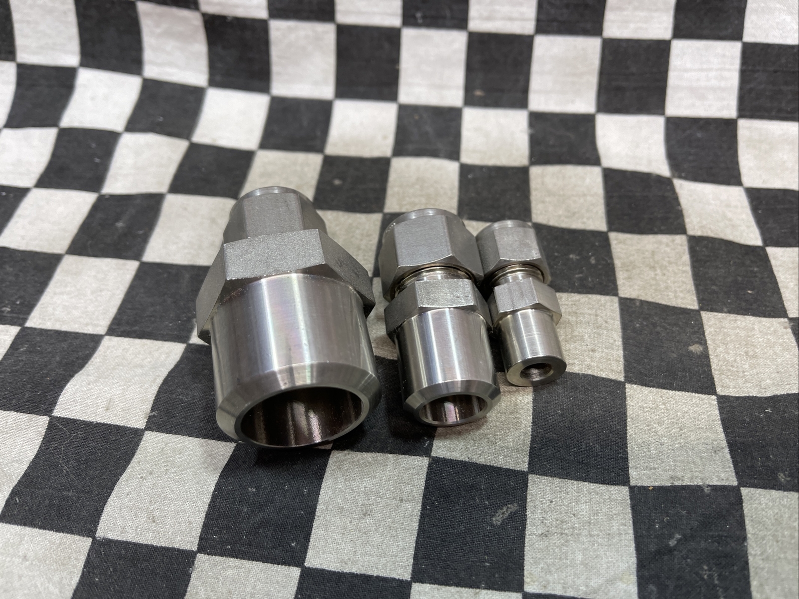 SWAGELOK SS-810-1-16W and SS-810-1-8W and SS-600-1-4W, Lot Of 3#104P13