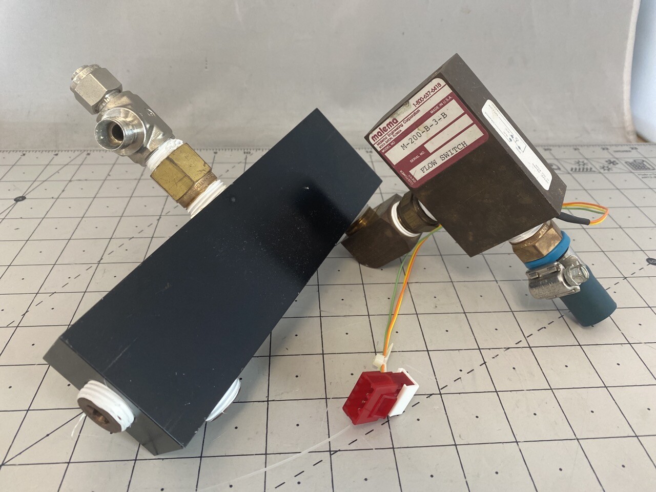 Malema Sensors M-200-B-3-B Flow Switch Lam Research 853-14650-001