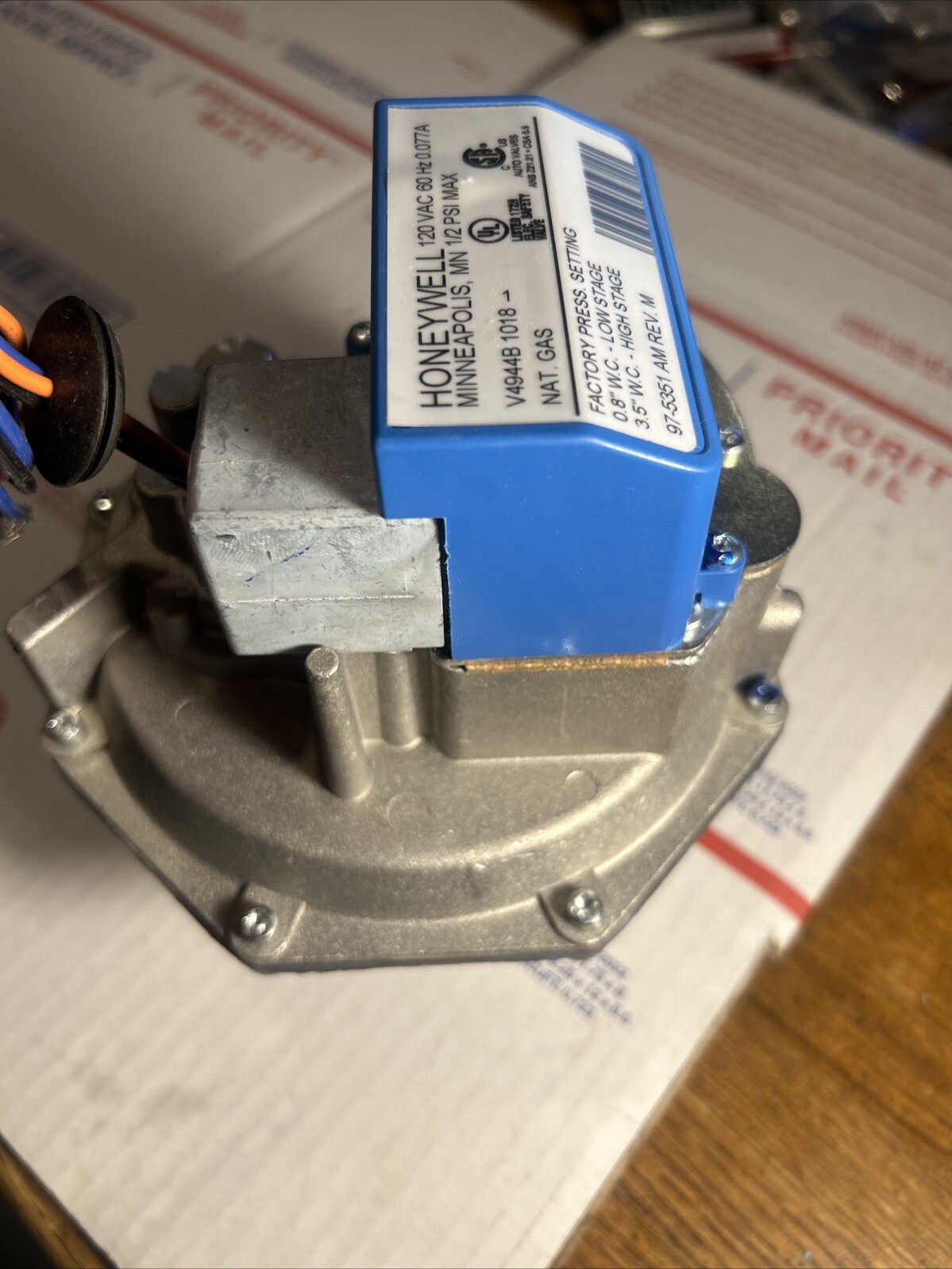 Honeywell Diaphragm Nat Gas Valve 120V 1”NPT, 1/2PSI Max V4944B 1018 2 Stg NEW