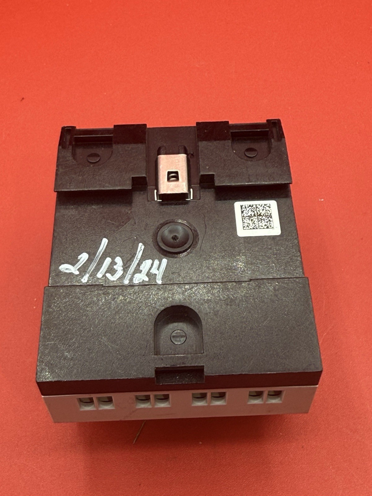 EATON EASY-E4-AC-12RC1 CONTROL RELAY 100-240VAC 50/60HZ 8A G2A