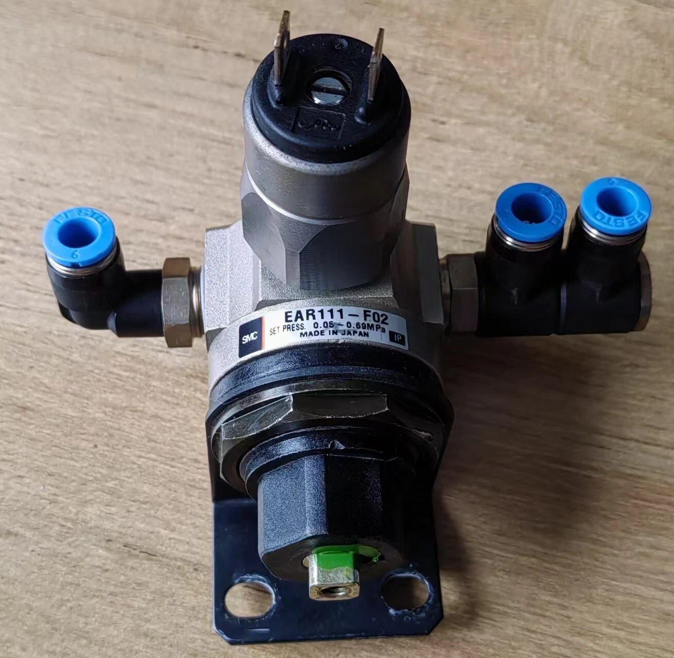 SMC EAR111-F02 SET PRESS.0.05-0.59Mpa+SUCO 660703 PRESSURE SWITCH