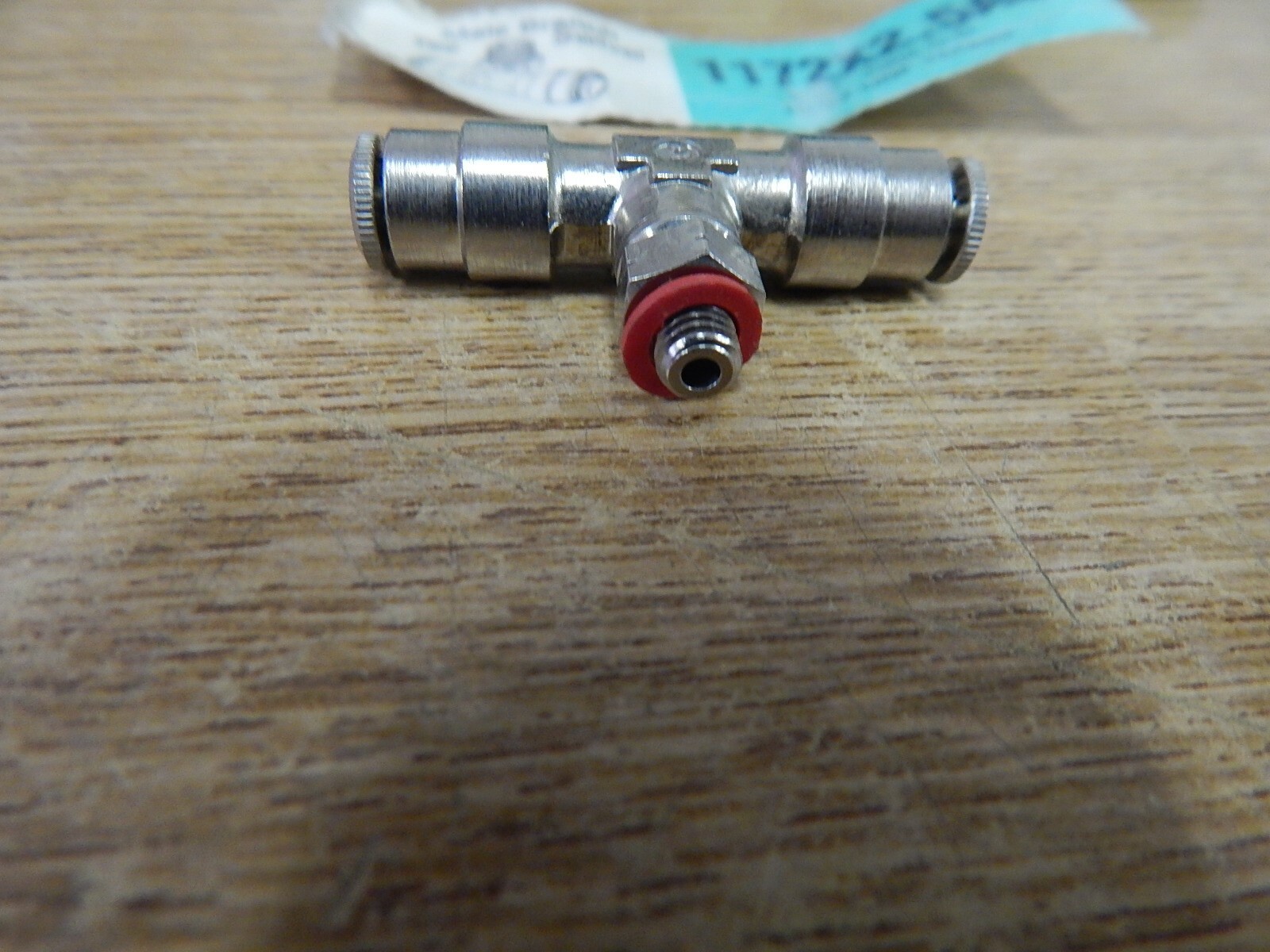 NEW Weatherhead 1172X2.5AS 5/32 Tube 10-32 Male Branch Swivel Tee Fitting