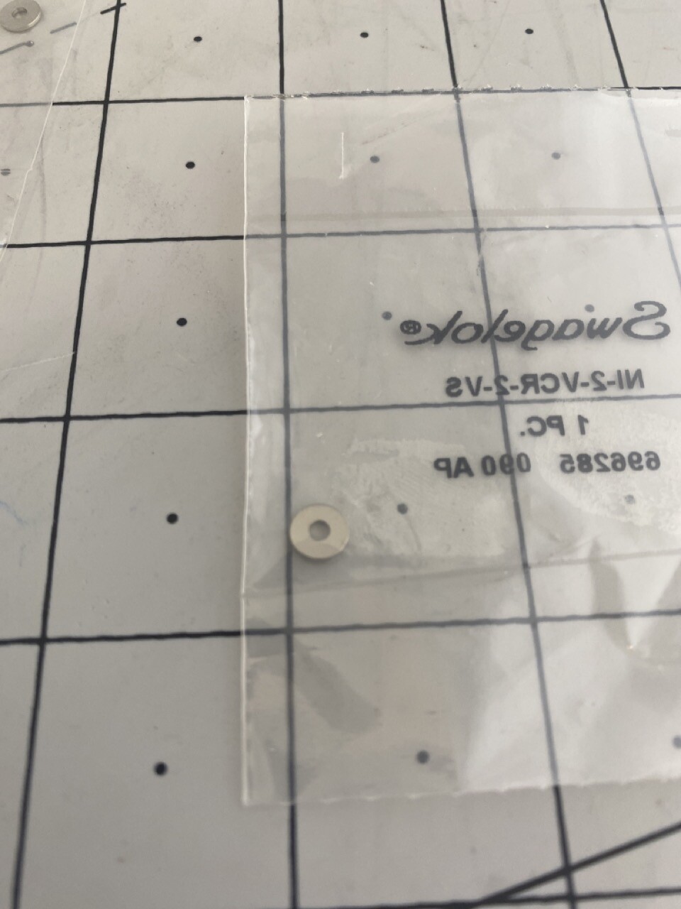 Swagelok Unplated Gasket, Non-Retained 1/8″ PN: NI-2-VCR-2-VS