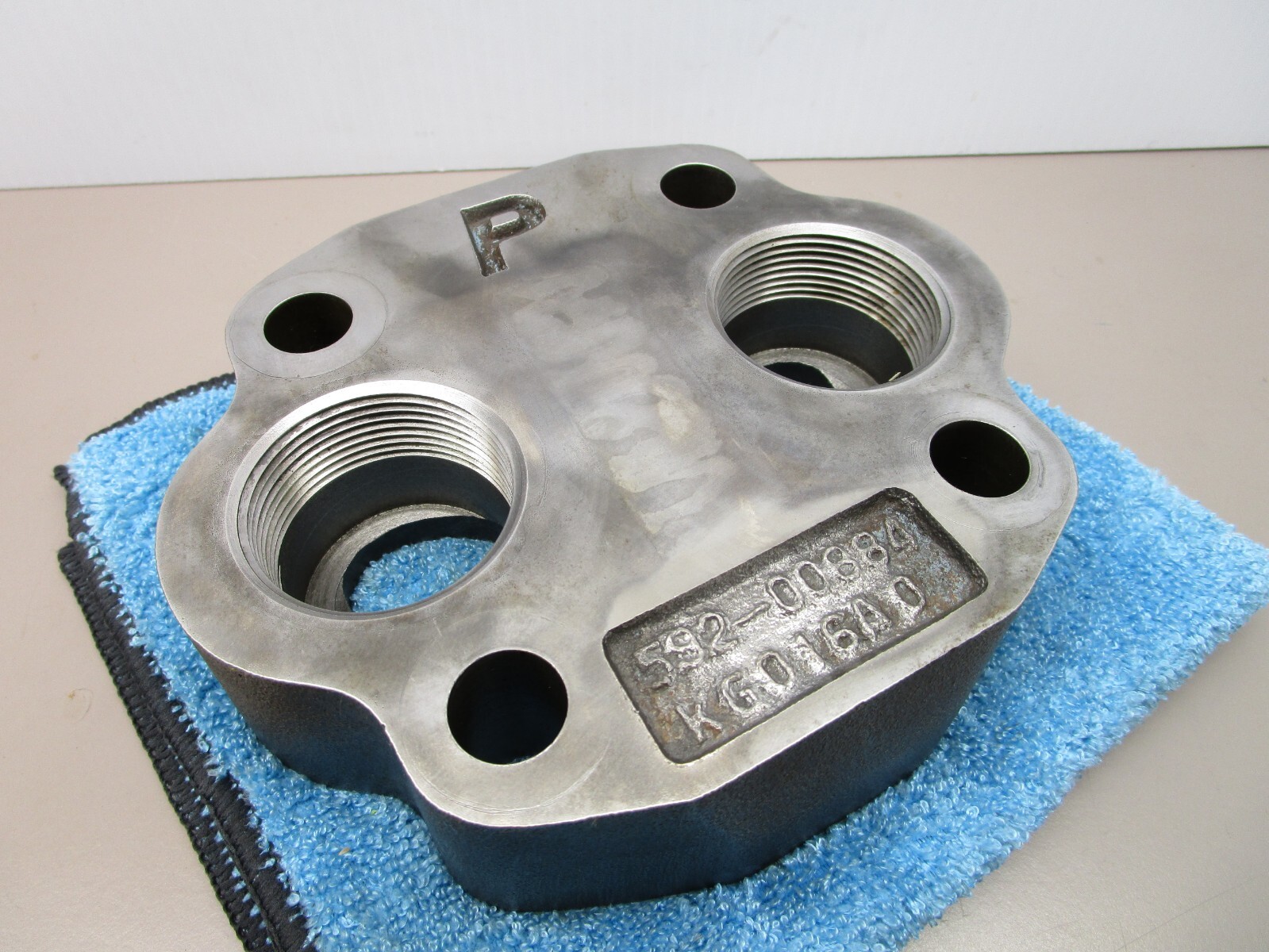 Permco P51 Hydraulic Pump Roller Bearing Back Cover End Plate 592-00884 KG016A0