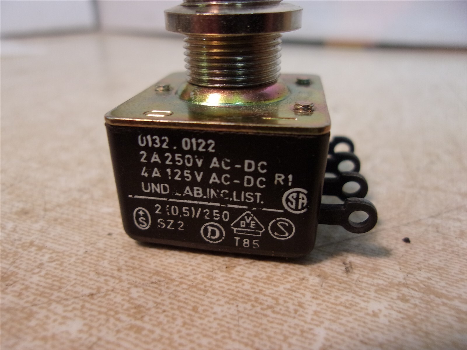 NEW On-Off Toggle Switch U132.0122 *FREE SHIPPING*