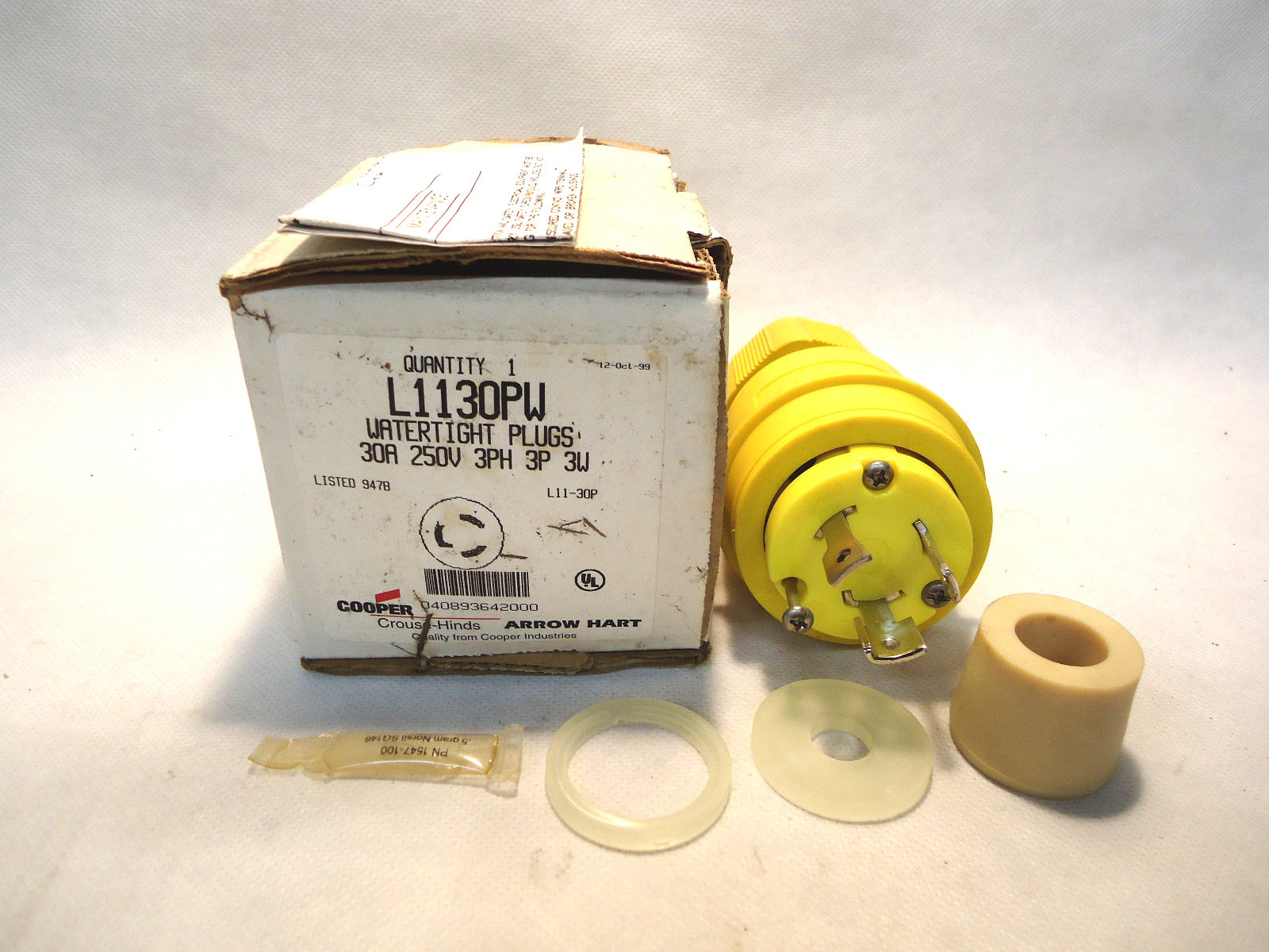 NEW IN BOX ARROW HART/COOPER WIRING L1130PW 30 AMP 250V WATERTIGHT PLUG