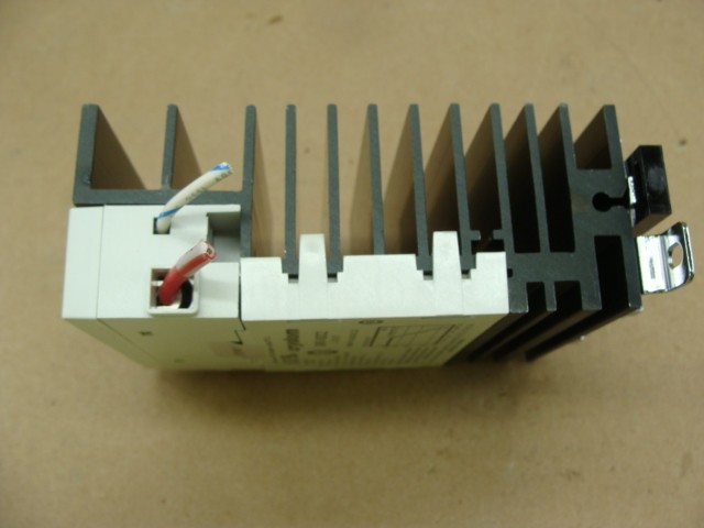 CRYDOM SOLID STATE RELAY DIN RAIL MOUNT GNR45DCZ 45A 48-600VAC