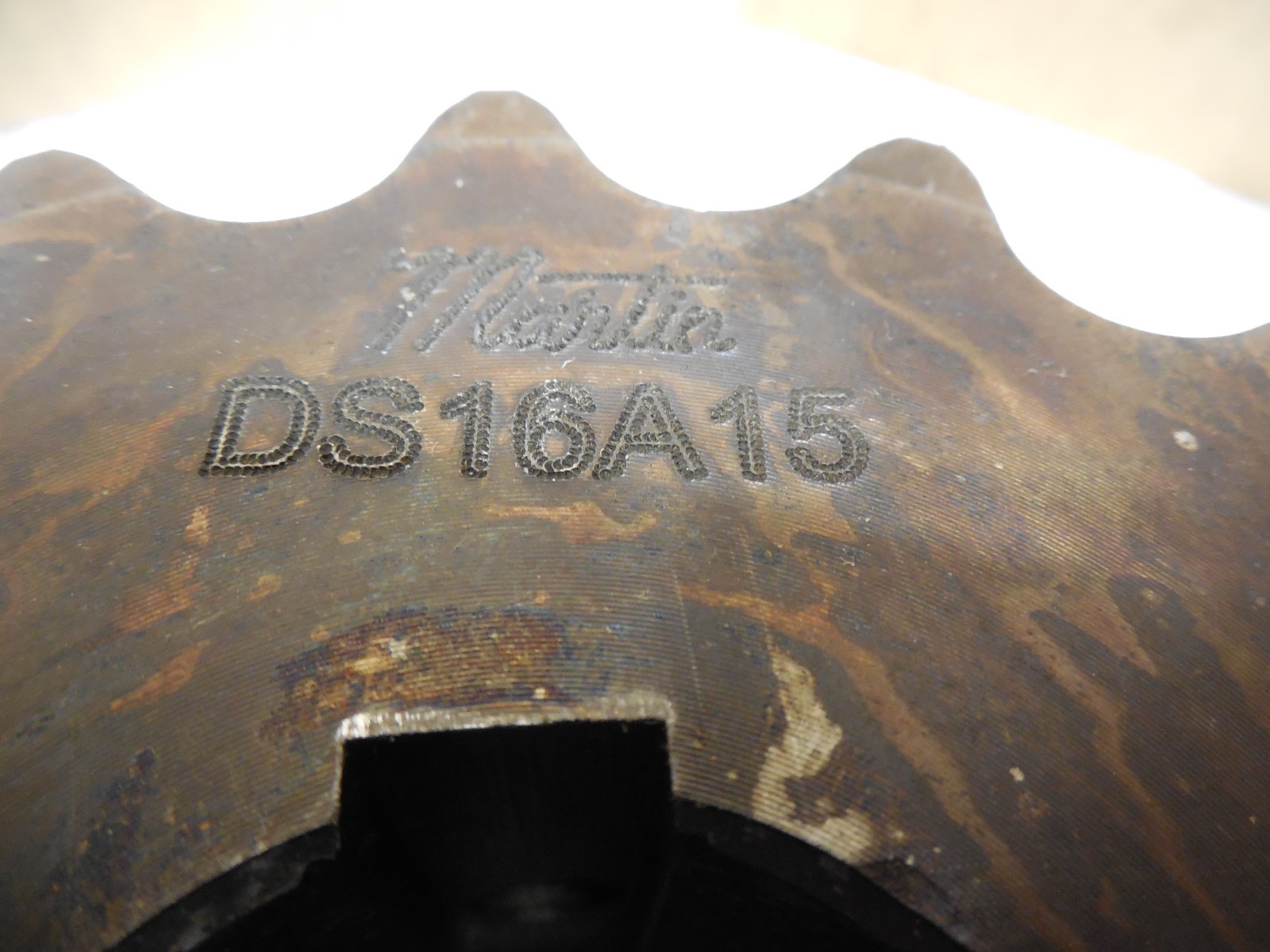 MARTIN SPROCKET DS16A15 DOUBLE SINGLE 1-9/16″ BORE 15/32″ KEYWAY 15 TEETH