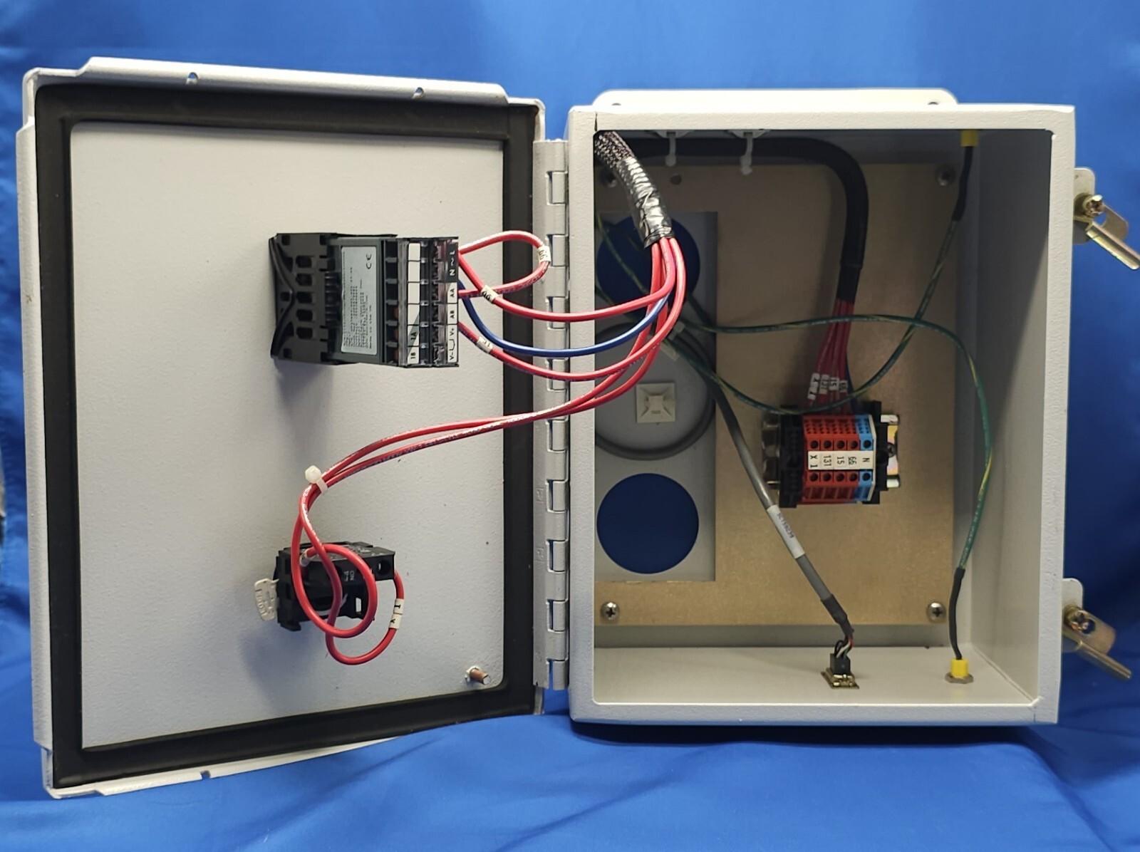 HOFFMAN A8066CH/SPL THERMALLY MANAGED EMERGENCY FURNACE STOP BOX *TESTED*