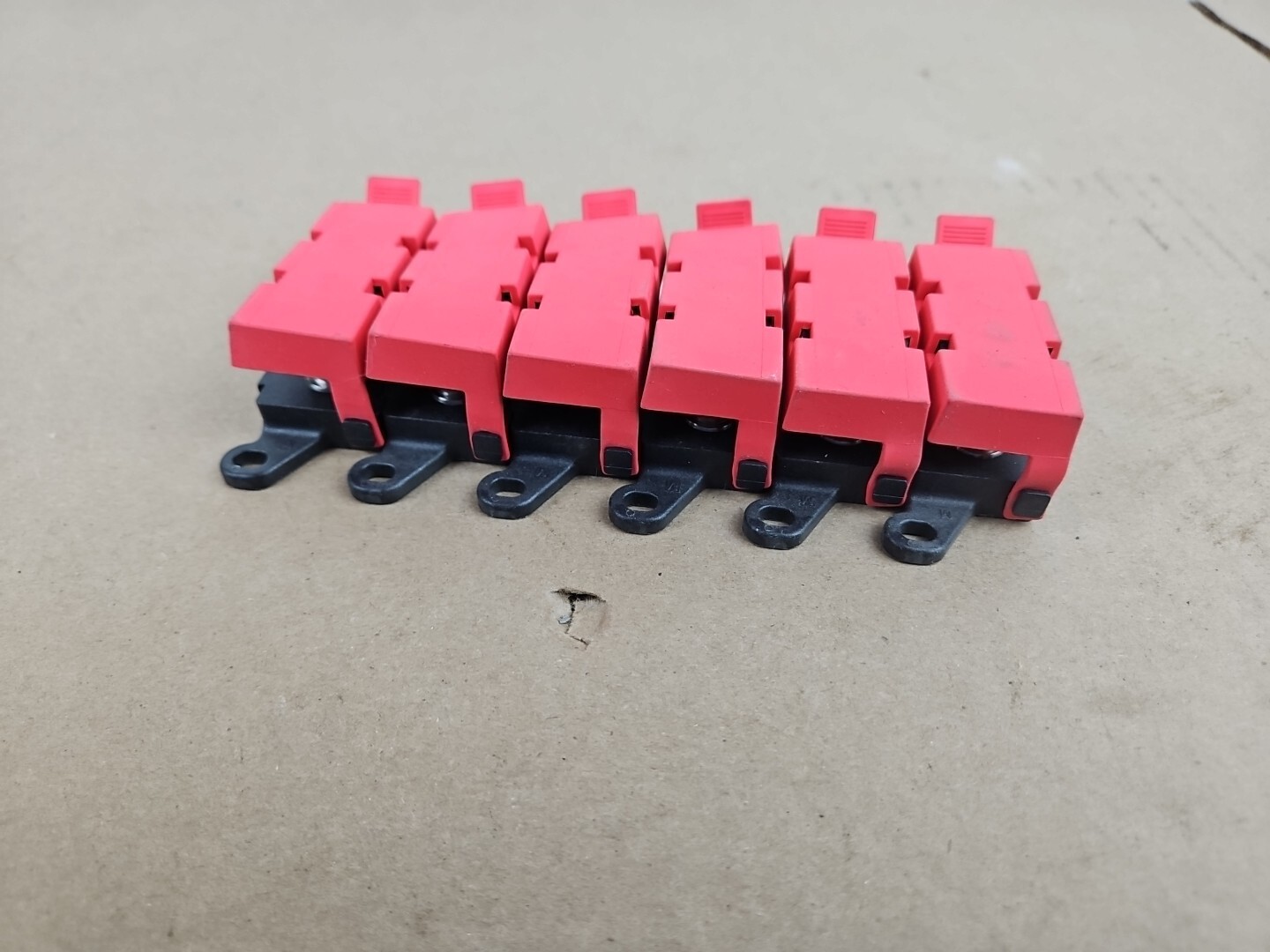 Eaton Cooper BUSSMANN LMI LMI6 LMI6-M-2-GGG1GG 6 Position Fuse Module