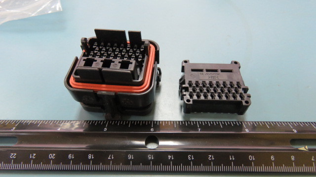AMP/ TYCO/ TE CONNECTIVITY 109207-4 Qty of 3 per Lot PLUG ASSY, 23+3 POS HYBRID