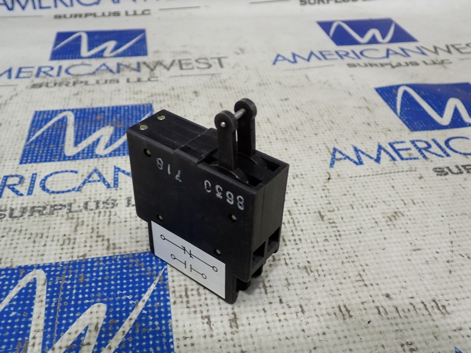 Cutler Hammer C320KA6 Auxiliary Contact Ser A1 AC-A600 DC-P600 N.O. N.C.