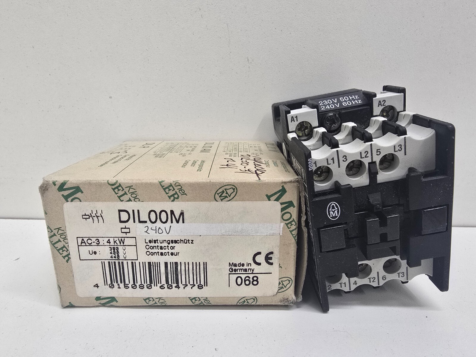 NEW IN BOX! MOELLER 230/240V COIL CONTACTOR DIL00M