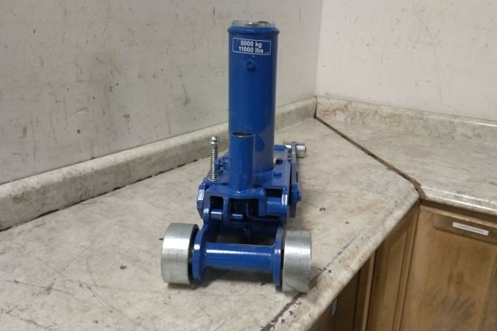 OTC 5214 4 Ton Load Capacity 28-3/4 In Maximum Lift Forklift Jack
