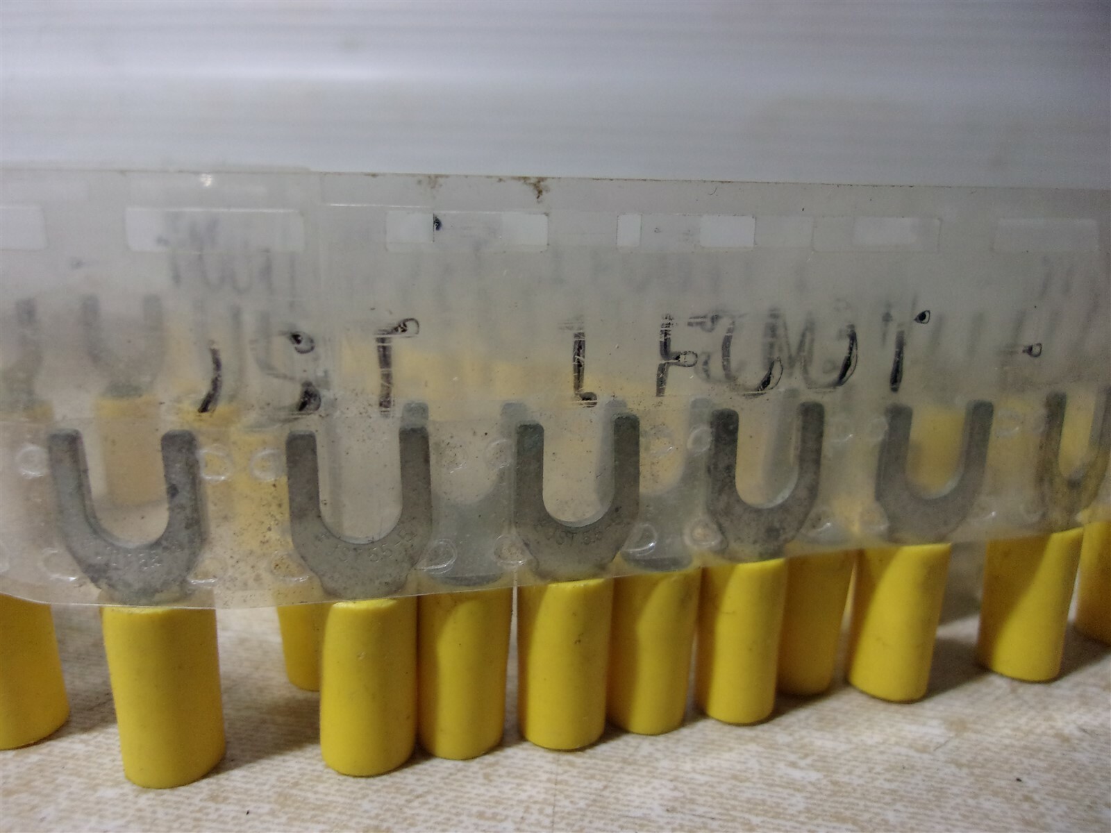 NEW Yellow Forked Wiring Terminal Connectors Lot of 53 *FREE SHIPPING*