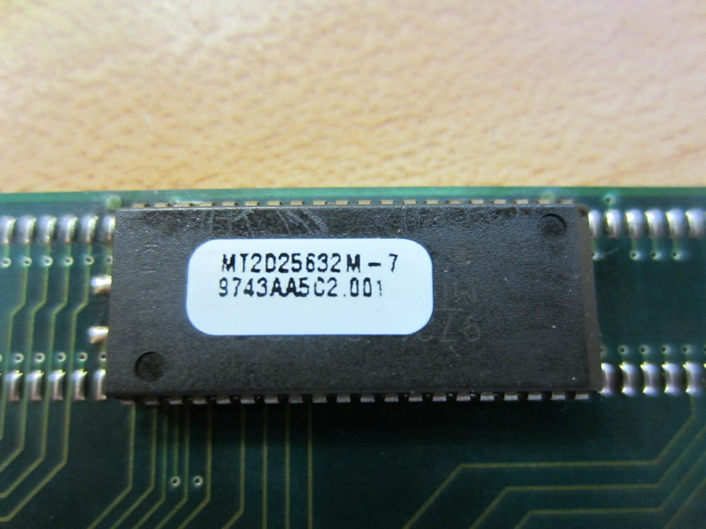 Micron Technology MT2D25632M-7 Fast Page DRAM Module ET 938 A