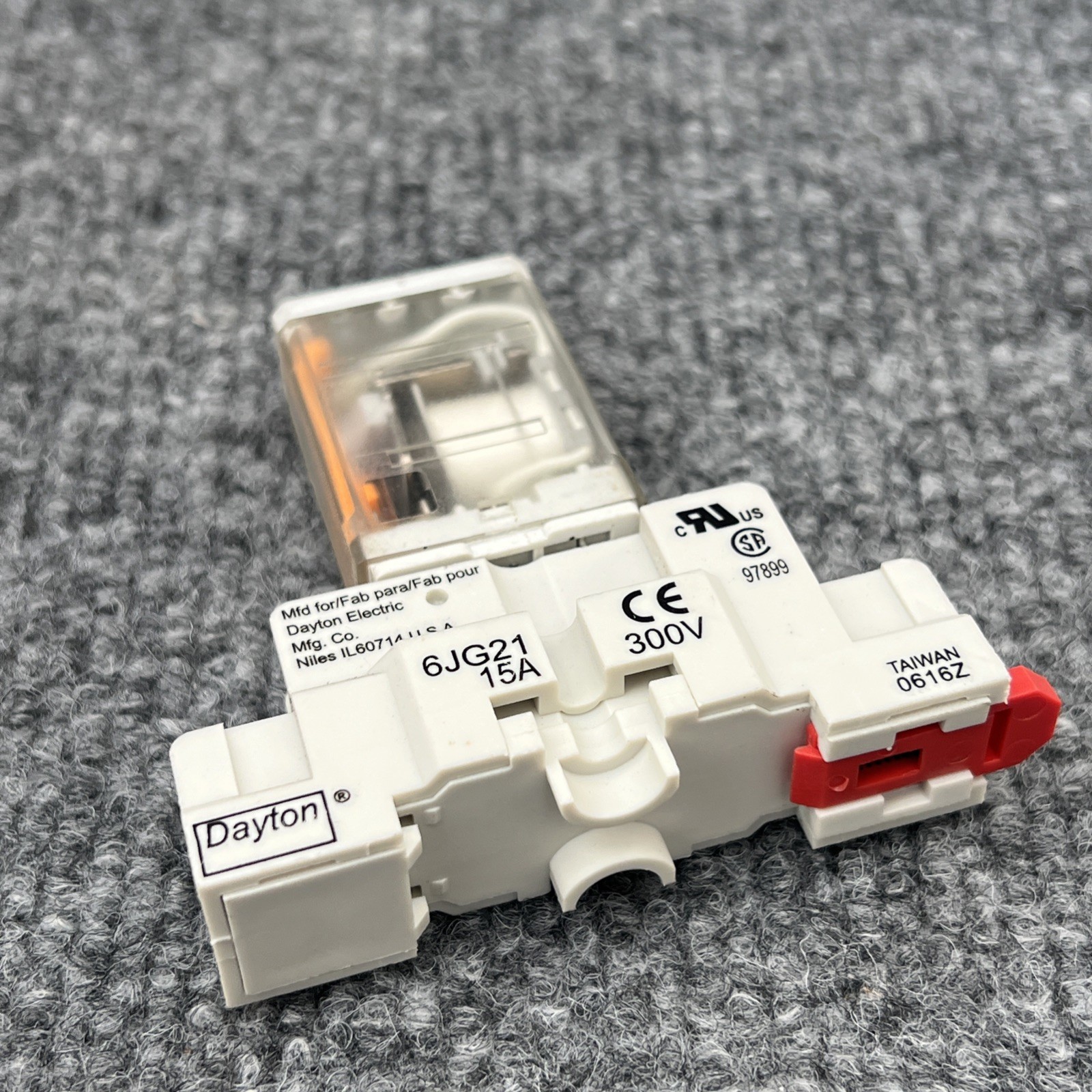 Lot Of 3 – Dayton 5Z494 Relay 15A 110-120V With 6JG21 Base New Other