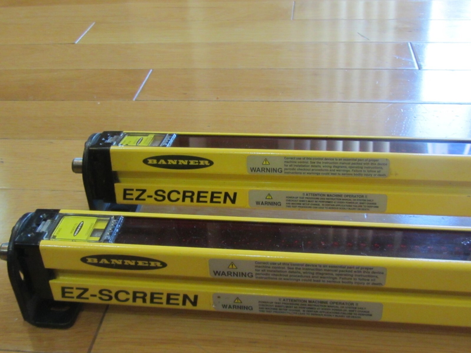 BANNER SLSE14-900Q8 EZ Screen Emitters (2)1 14MM RES. Range 0.1/6M TESTED! MINT!