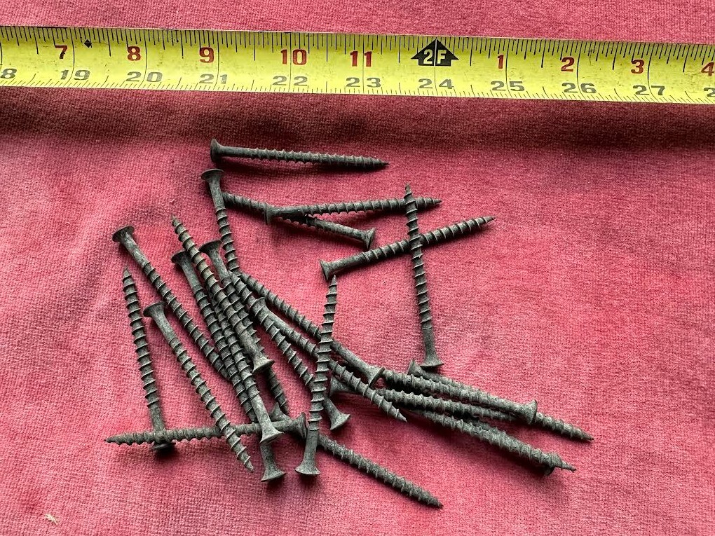 (0031.) Coarse Thread Drywall Screws 2-1/2″ L (lot of 25 screws)