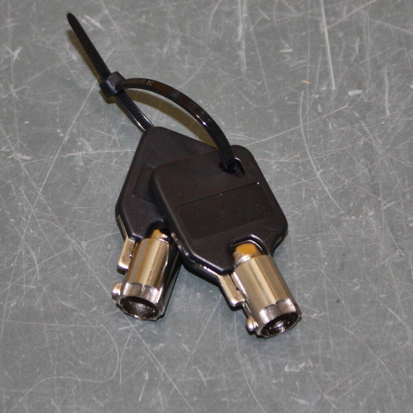 California Immobilizer Wheel Clamp CI00503, Type B for 14″ Tires, Lock w/ Keys