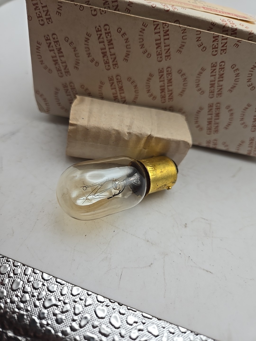 8pcs – GEMLINE LT007 120V 15W Miniature Bulb Bayonet Style 2 Pin Base (9B3)
