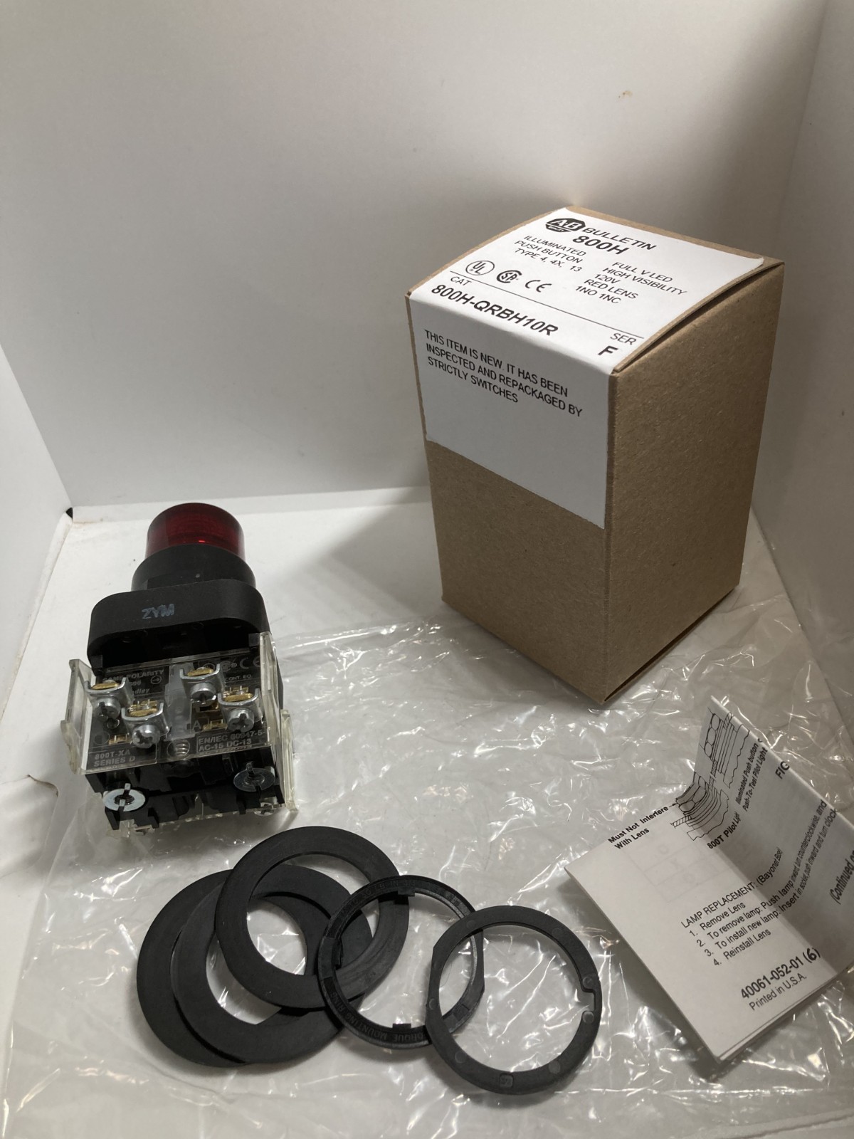 ALLEN BRADLEY 800H-QRBH10R PUSHBUTTON FULL V LED RED 1NO/1NC 120V SER F NIB