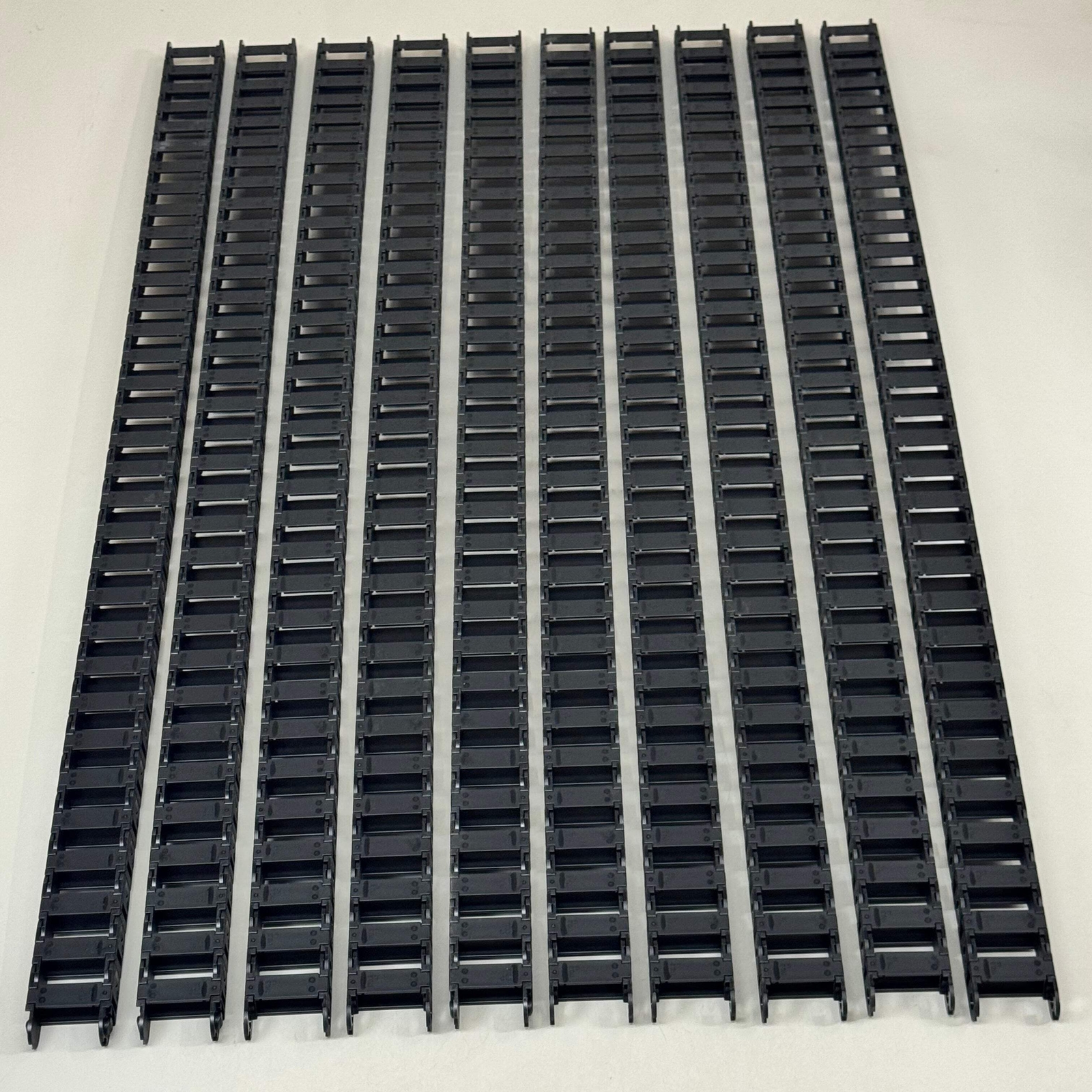 IGUS (10pack) Cable Chain/ Wire Duct 3.30 Ft Black B15.038.075.0