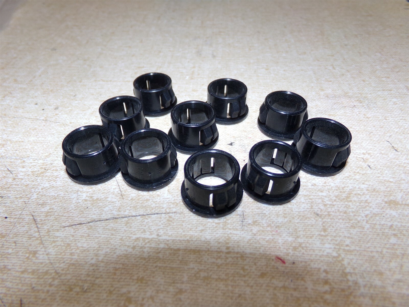 NEW Heyco Hey2066 Bushing 9/16″ OD 7/16 ” ID Lot of 10 *FREE SHIPPING*