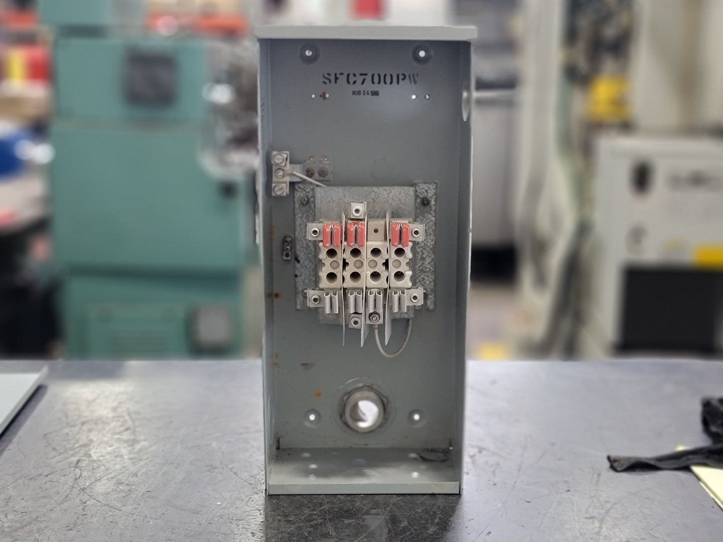HYDEL SFC700PW 100 A, 600V PolyPhase Meter Socket w/ Hub Closure Plate –