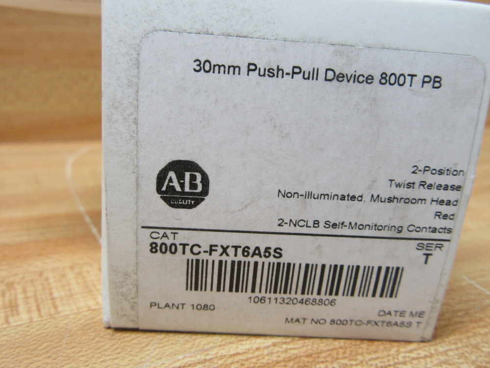 Allen Bradley 800TC-FXT6A5S Red Button W/(2) 800TC-XD4S