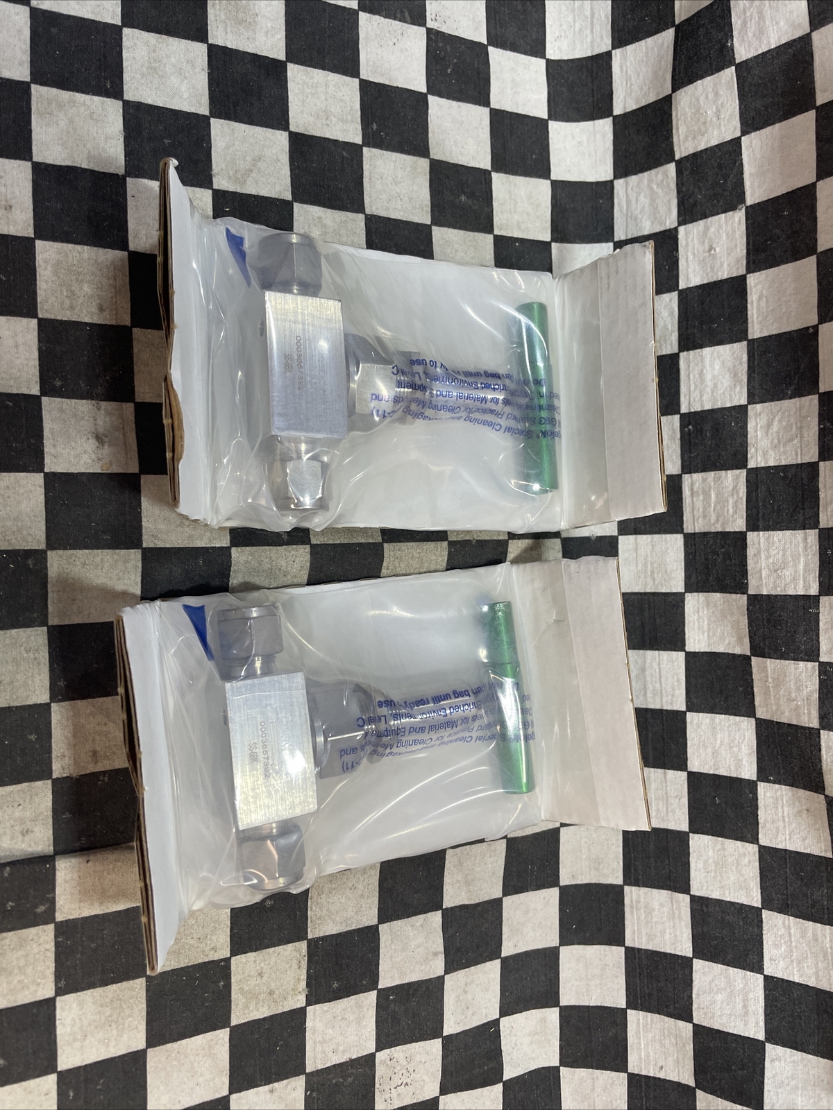 SWAGELOK SS-6BK, SS6BK, Bellows Sealed Valve 3/8″, LOT OF 2 SHIPSAMEDAY#1374M2
