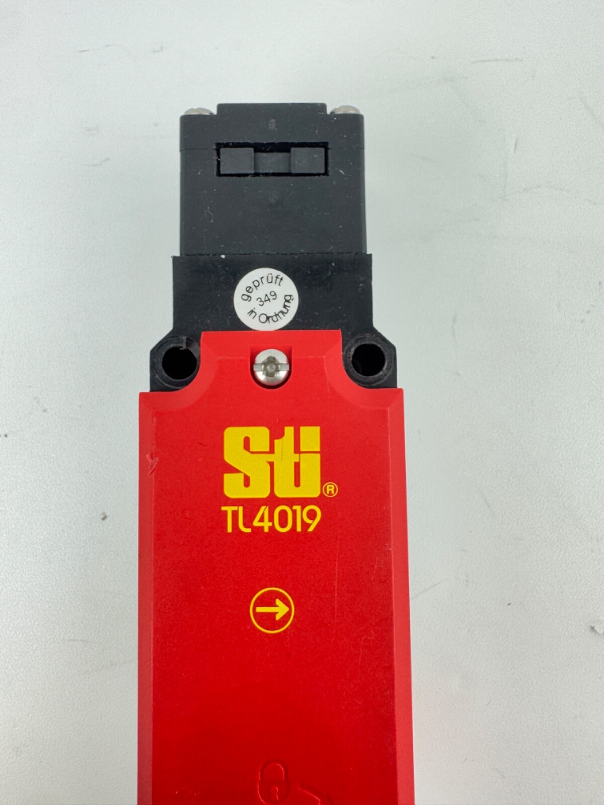 STI TL4019-40241 Safety Gate Guard Door Interlock Switch 240VAC 24V AC/DC