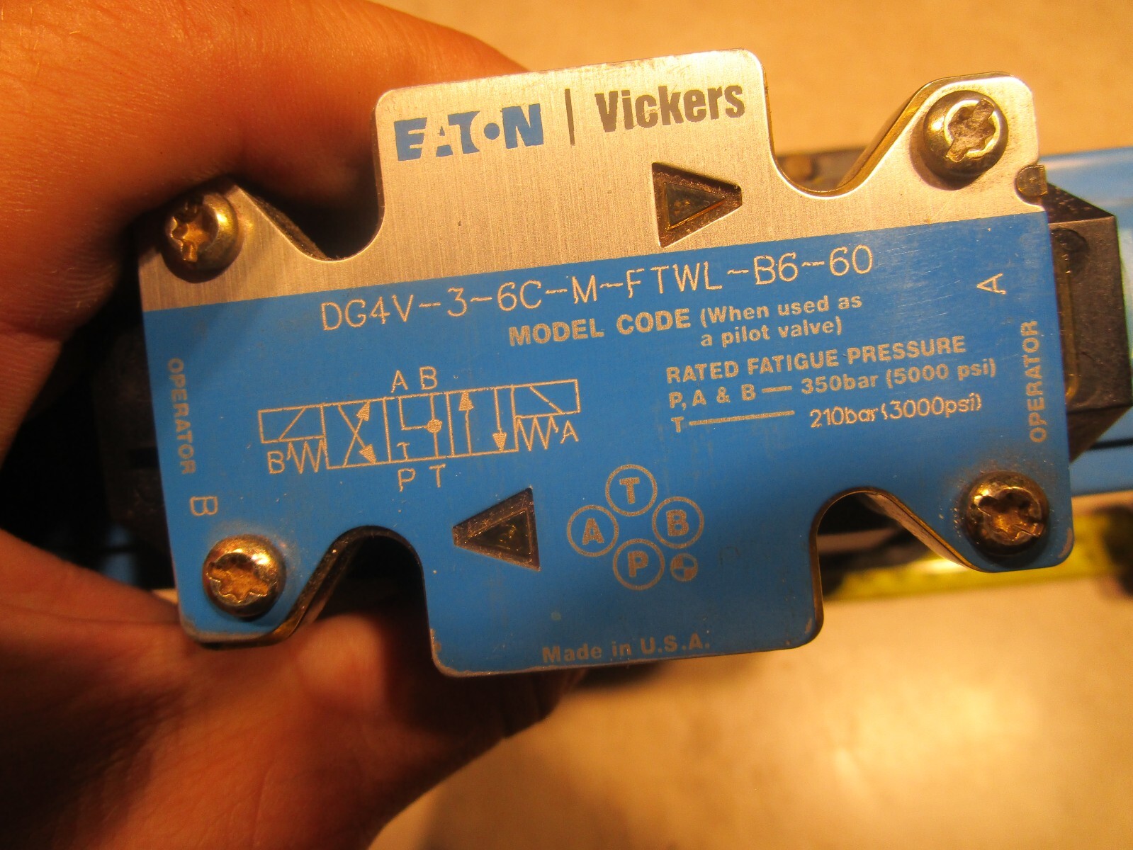 VICKERS DG5V-8-H-33C-M-FTWL-B-10-EN465 DIRECTIONAL CONTROL VALVE 02-400731 M0465