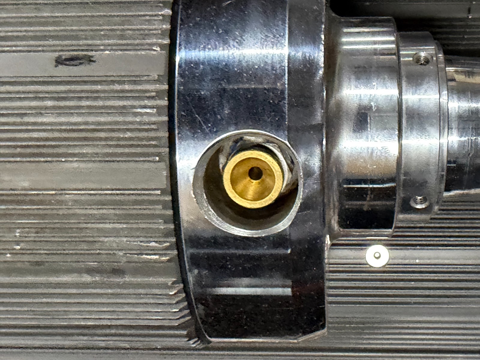 1x SAEHAN LEAF AIR SHAFT 031 767-5200 11/04 43″ long 6″ diameter